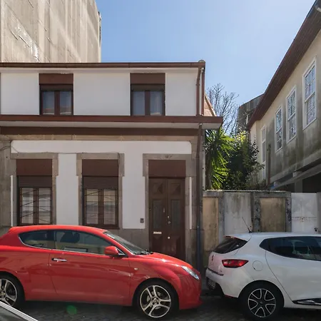 Maria Pia Com Terraco Porto